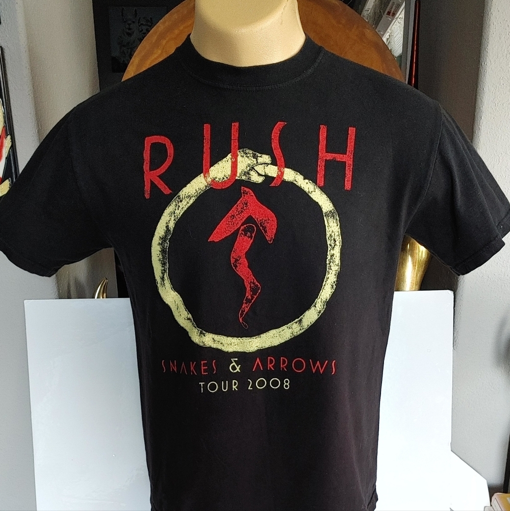 VINTAGE RUSH SNAKES & ARROWS 2008 TOUR SHIRT.LEE,PEART,LIFESON.M&O LABEL.